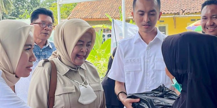 Elly Wahyuni dan DPC Gerindra Pesawaran Gelar Pengobatan Gratis